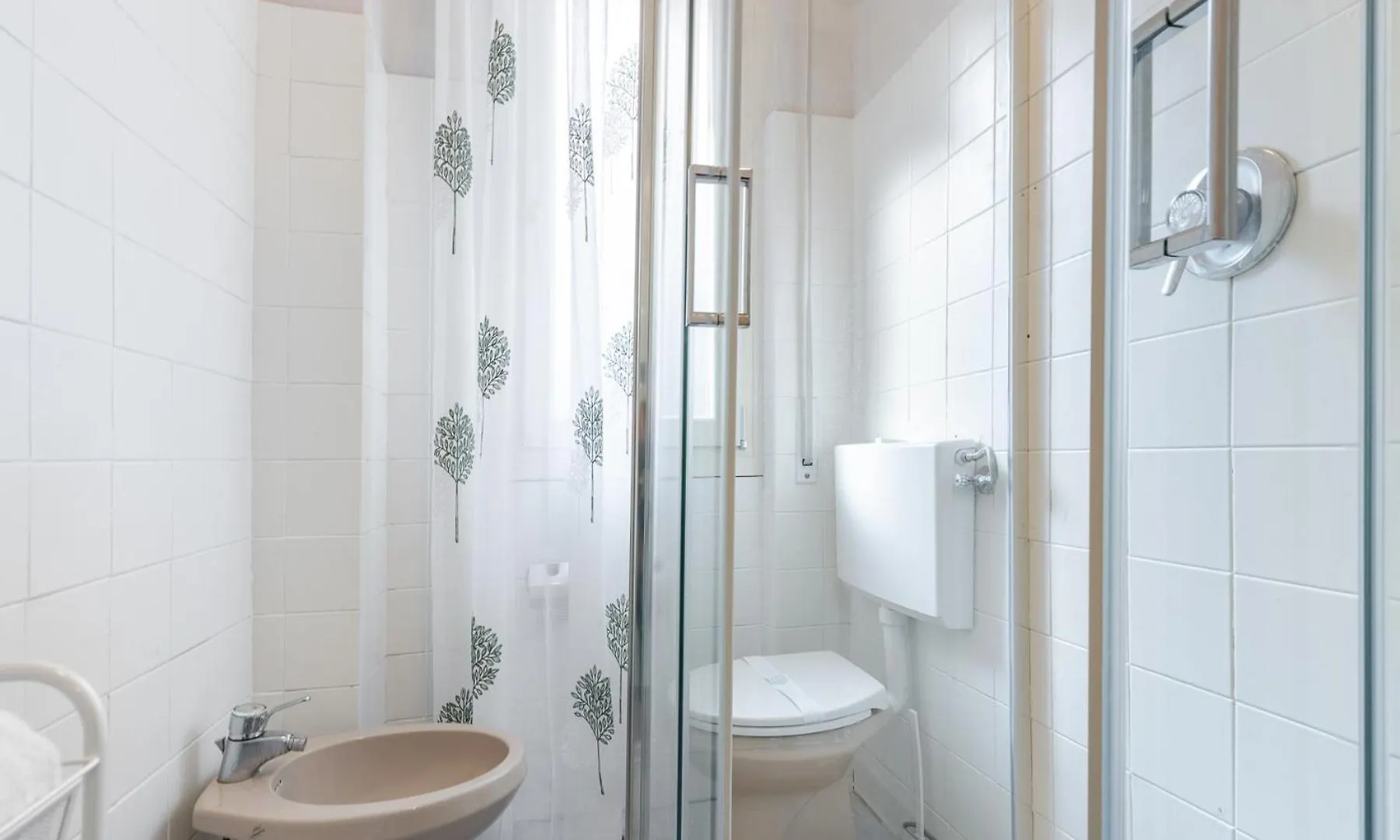 Apartment Hostdomus-Beach House Borghetto Santo Spirito Italy